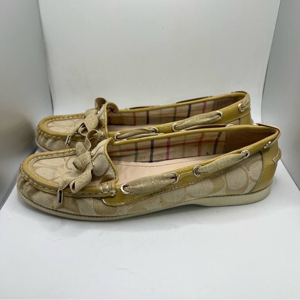 Women’s Coach Carisa Flats Size 8